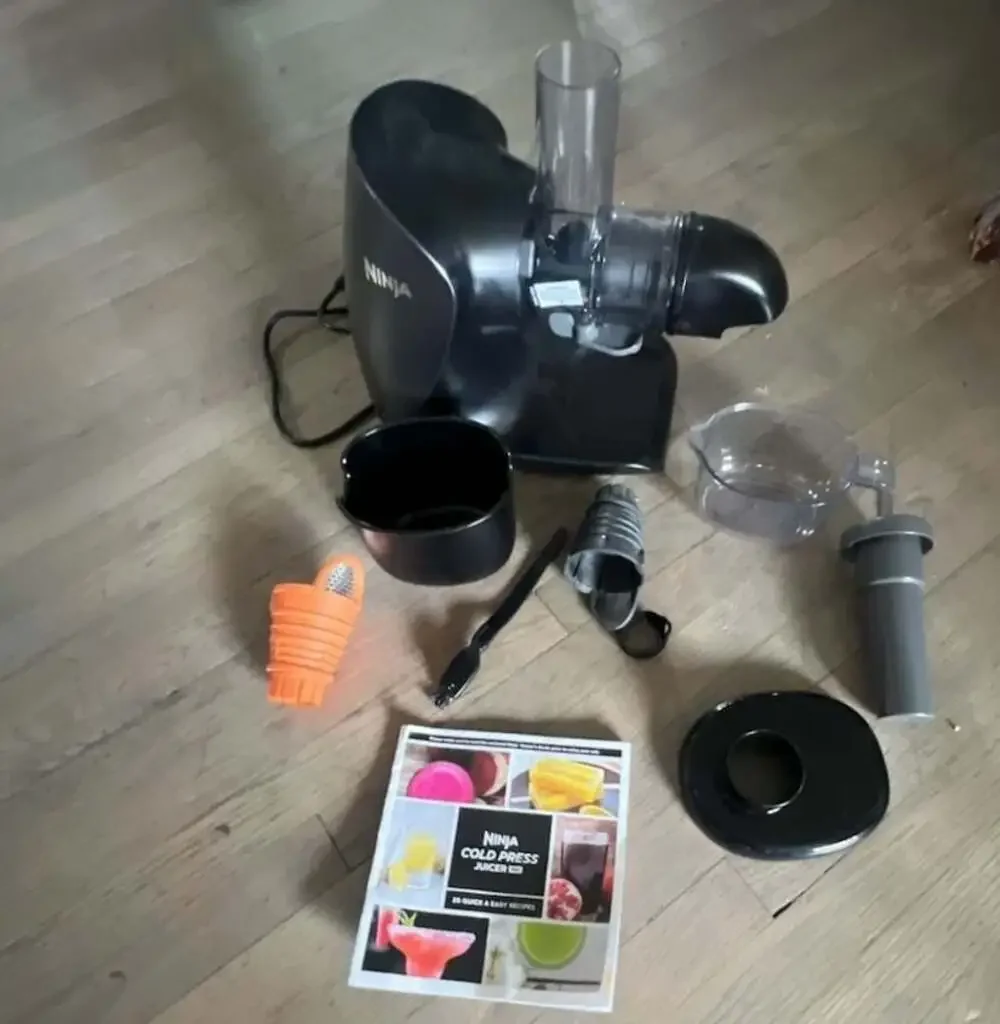 Ninja Pro Cold Press Slow Juicer JC101 Graphite with Accessories and Recipe Book